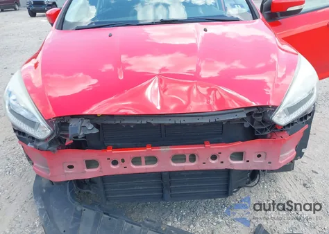 2015 Ford Focus Se z USA, uszkodzony, nr VIN 1FADP3F2XFL237938